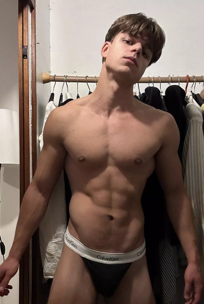 [20][OC]Top or bottom?