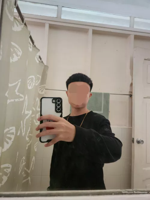 22m curious bro looking for bros to talk vibe with and chill. open to nsfw. hmu!