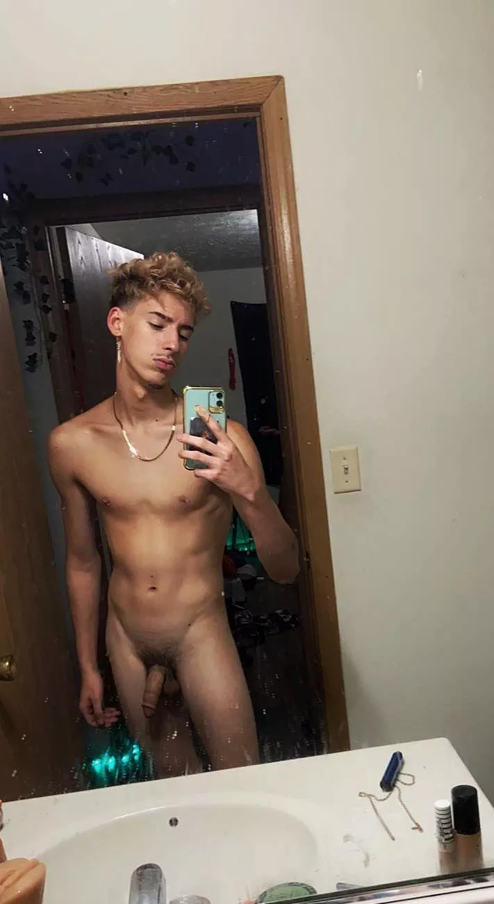 (23) u like skinny guys?