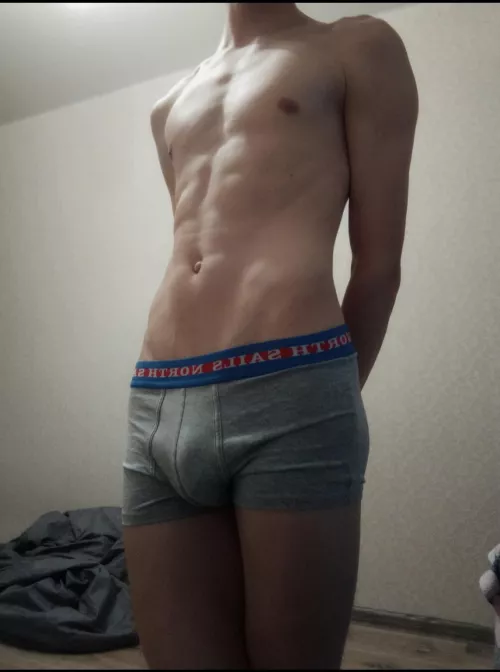 25 yo can I still pretend to be a twink? 🙃