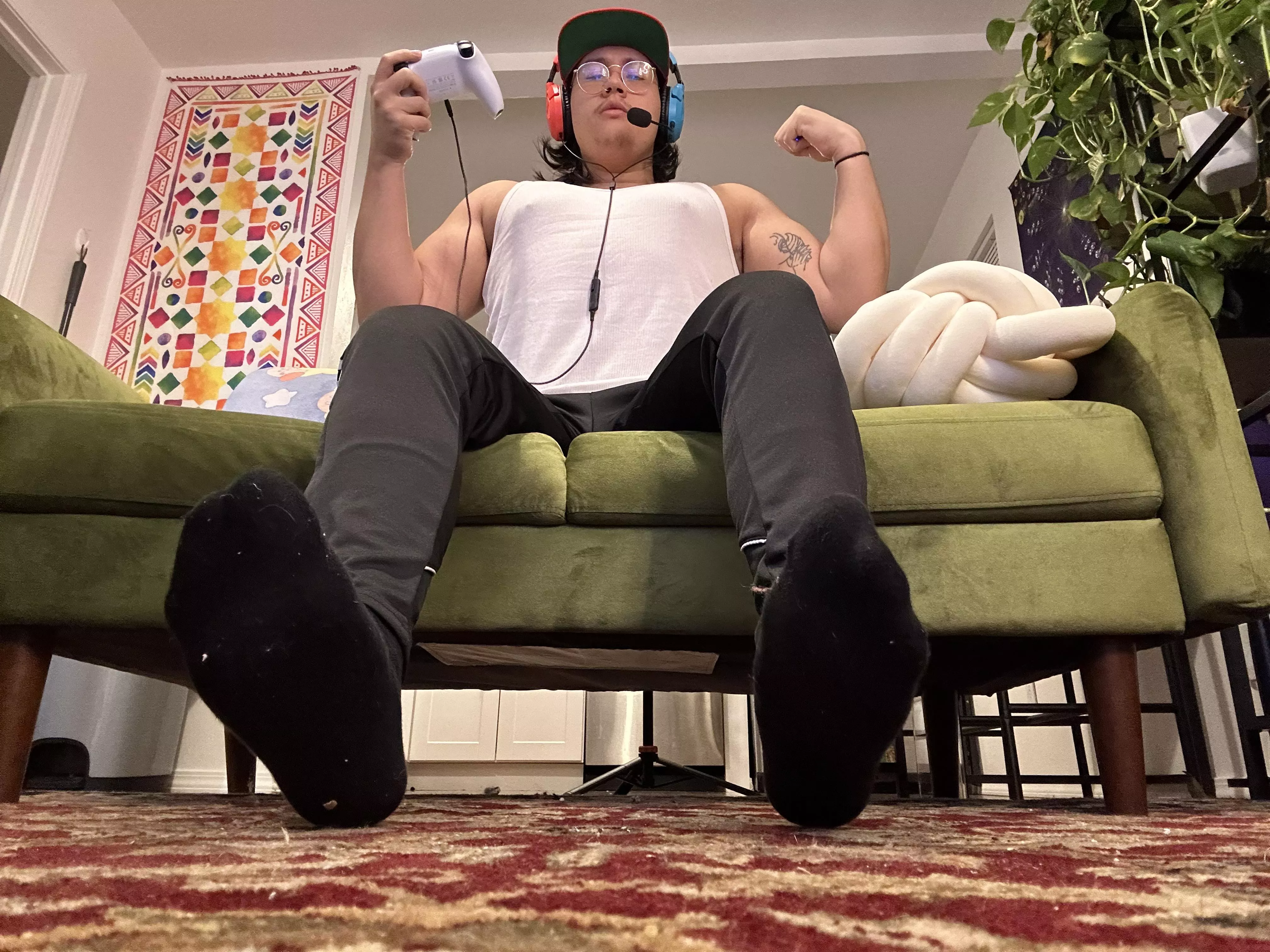 (26) Flexing in some black socks 