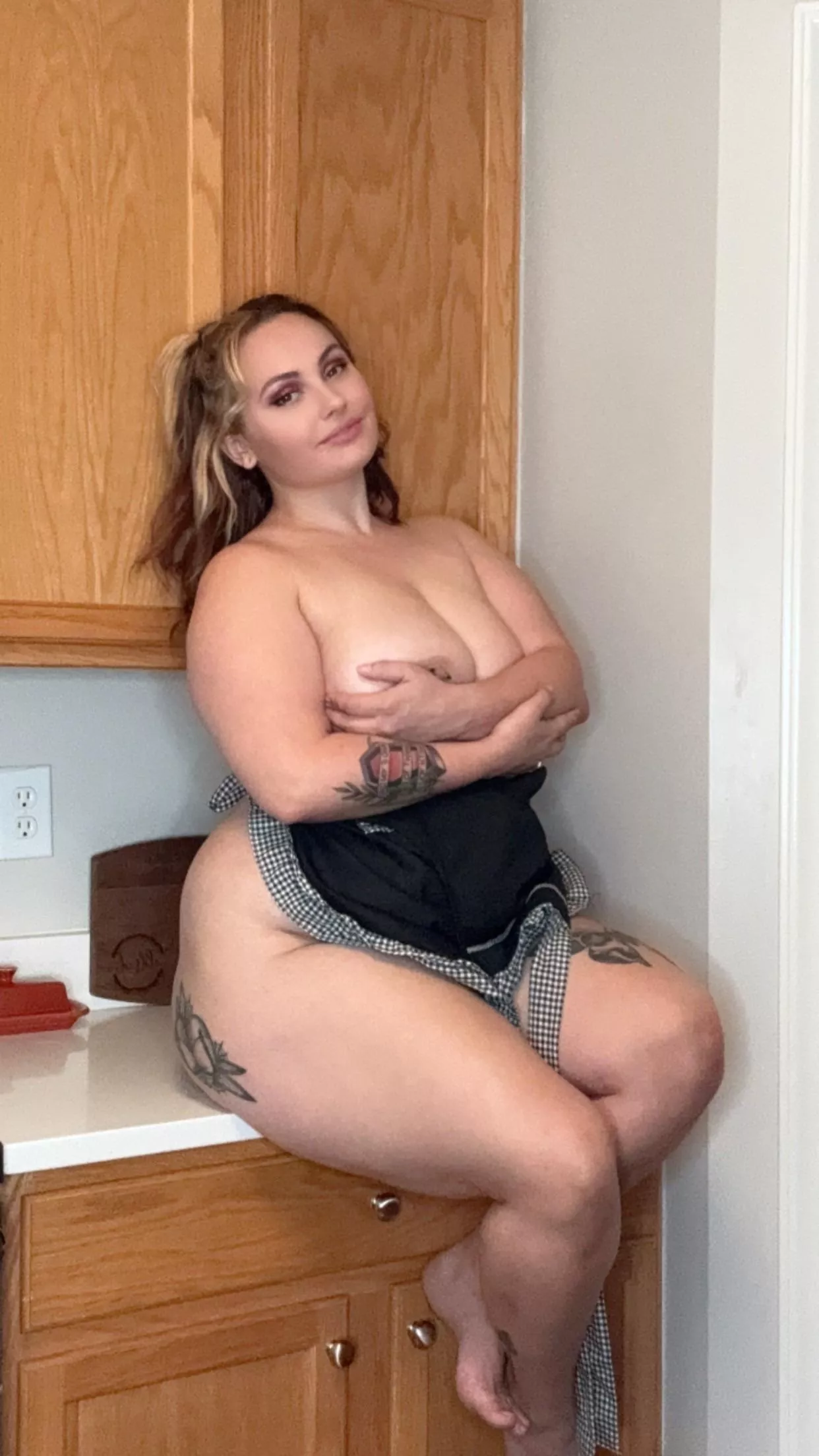 29 milf wants to bake for you 
