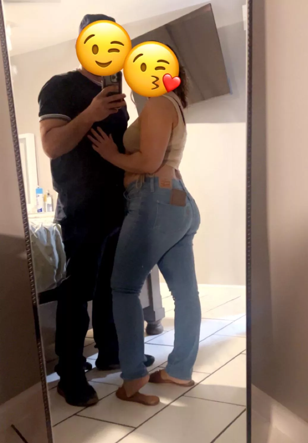 [31/27] any halloween parties going on this weekend.  Wife and I would like to go to one