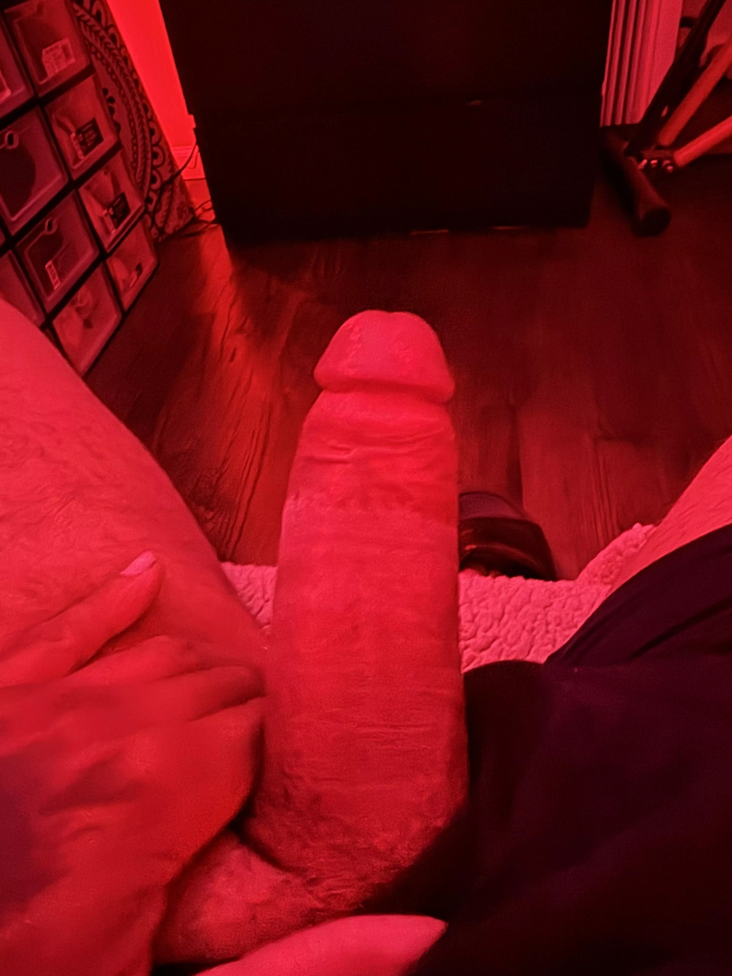 33 [m4f] #suffok looking for freak w good head game 