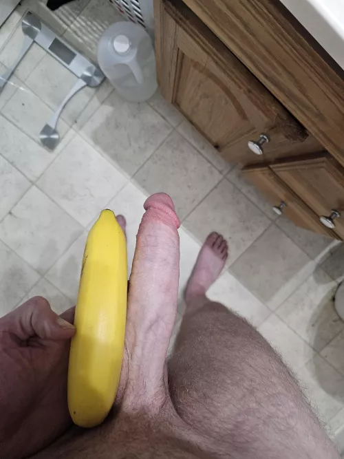 34m4f Banana for scale