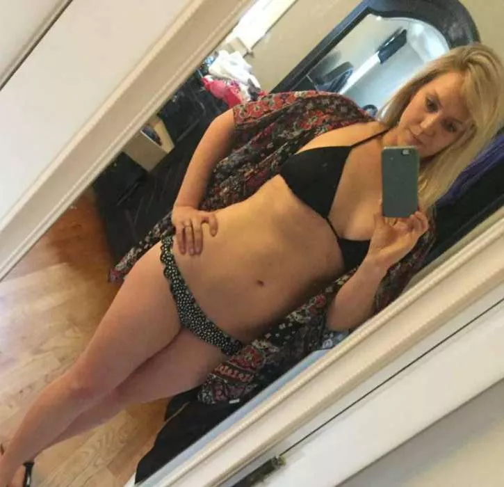 35F Just a mom from Wallingford showing off the bikini bod