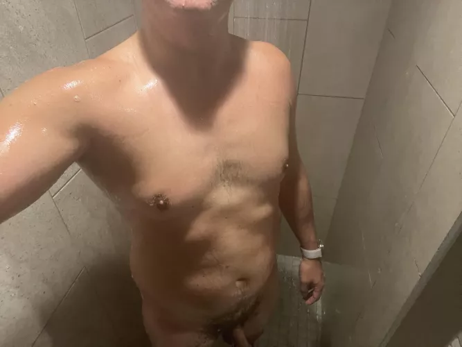 [44] - #KentWA - Seeking a sweet and sexy woman for FWB or NSA.