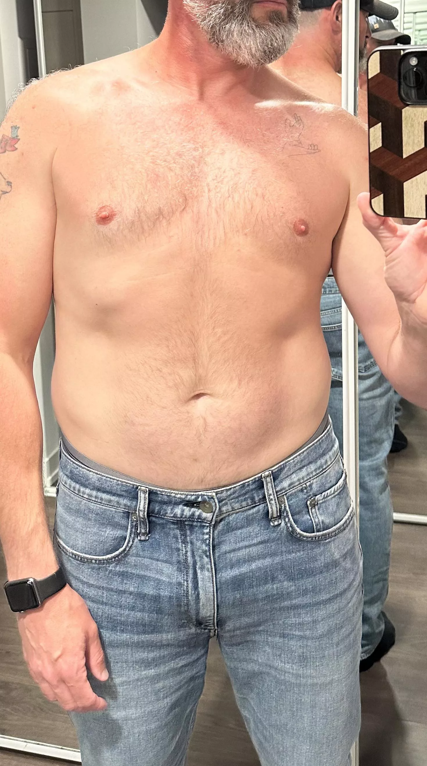 44 Toronto Canada Bearded masc bi guy offering no recip BJs for other burly masc guys