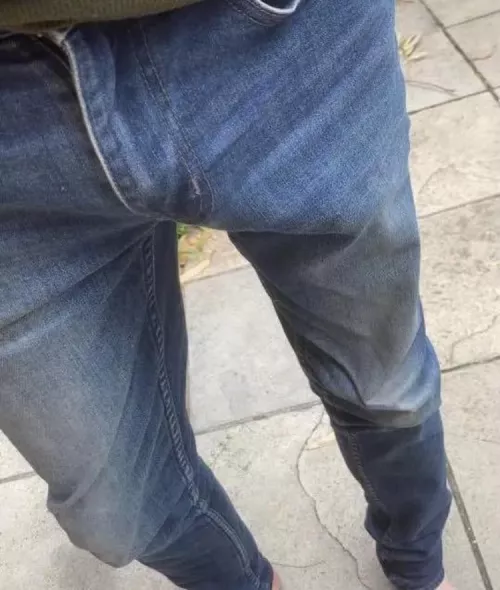 49 moonee ponds. DM if u keen