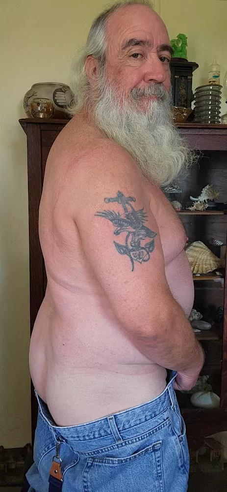 (60) 100% Gay. Raised in the Appalachian Mountains Never Wearing Underwear. Just Like My Daddy and Grandpas. 