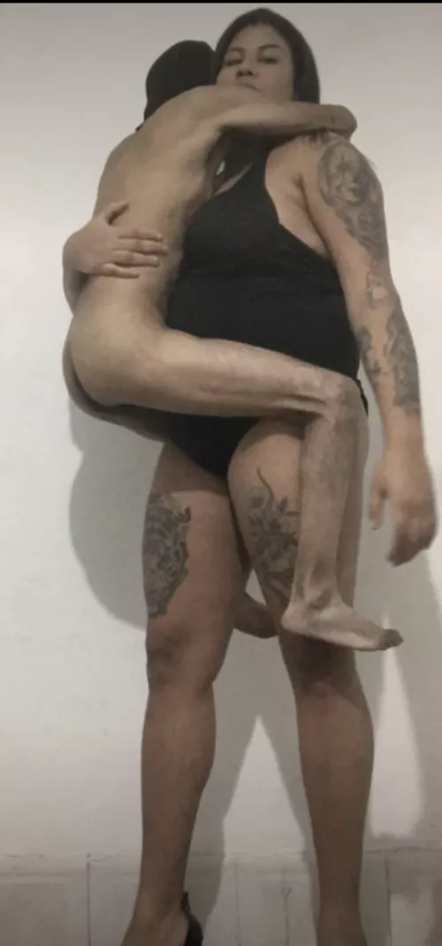 6'4 Amazon with her 4'8 manlet