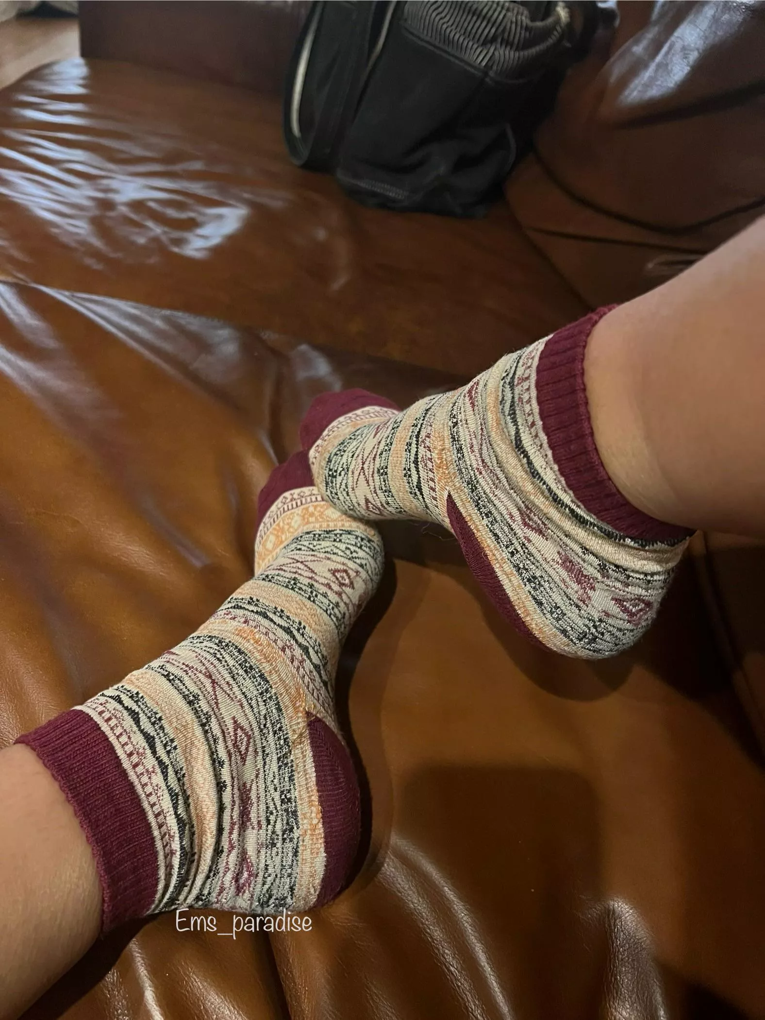 9 hour shift + sweaty gym session = complaints from roommate 😅🏃‍♀️they need a new home! 💗