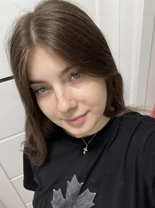 a natural face in a natural light