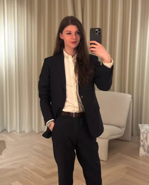 Androgyny or just a lesbian?