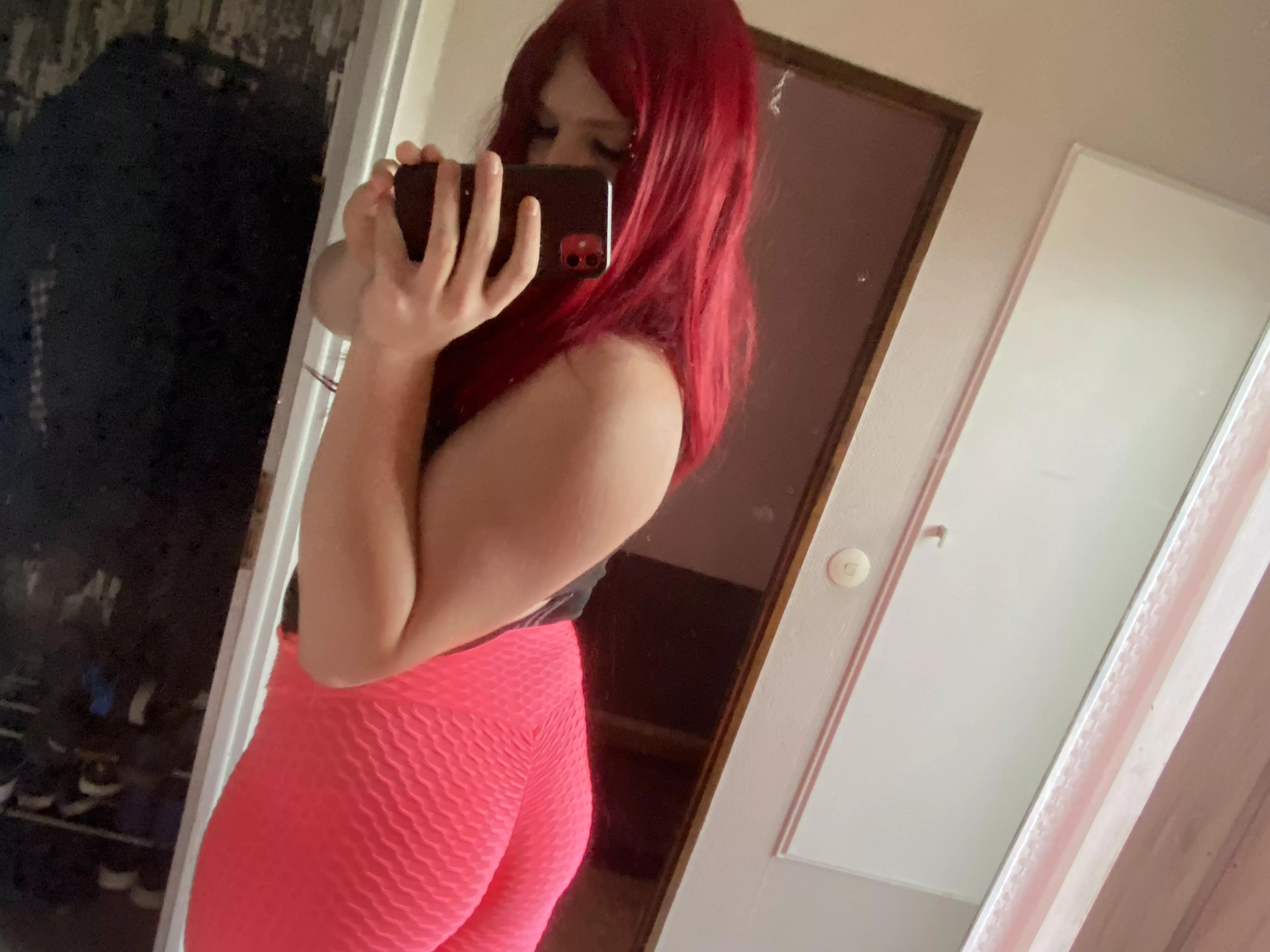 Anybody wanna rip open my Yoga pants?🥺 VW