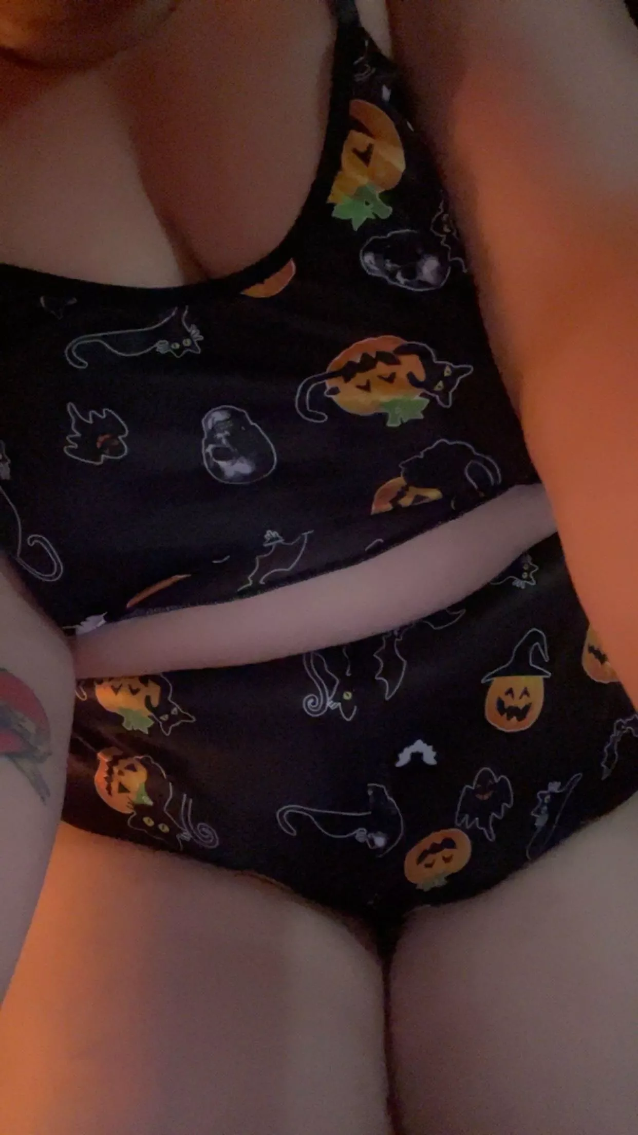 anyone else obsessed with halloween??