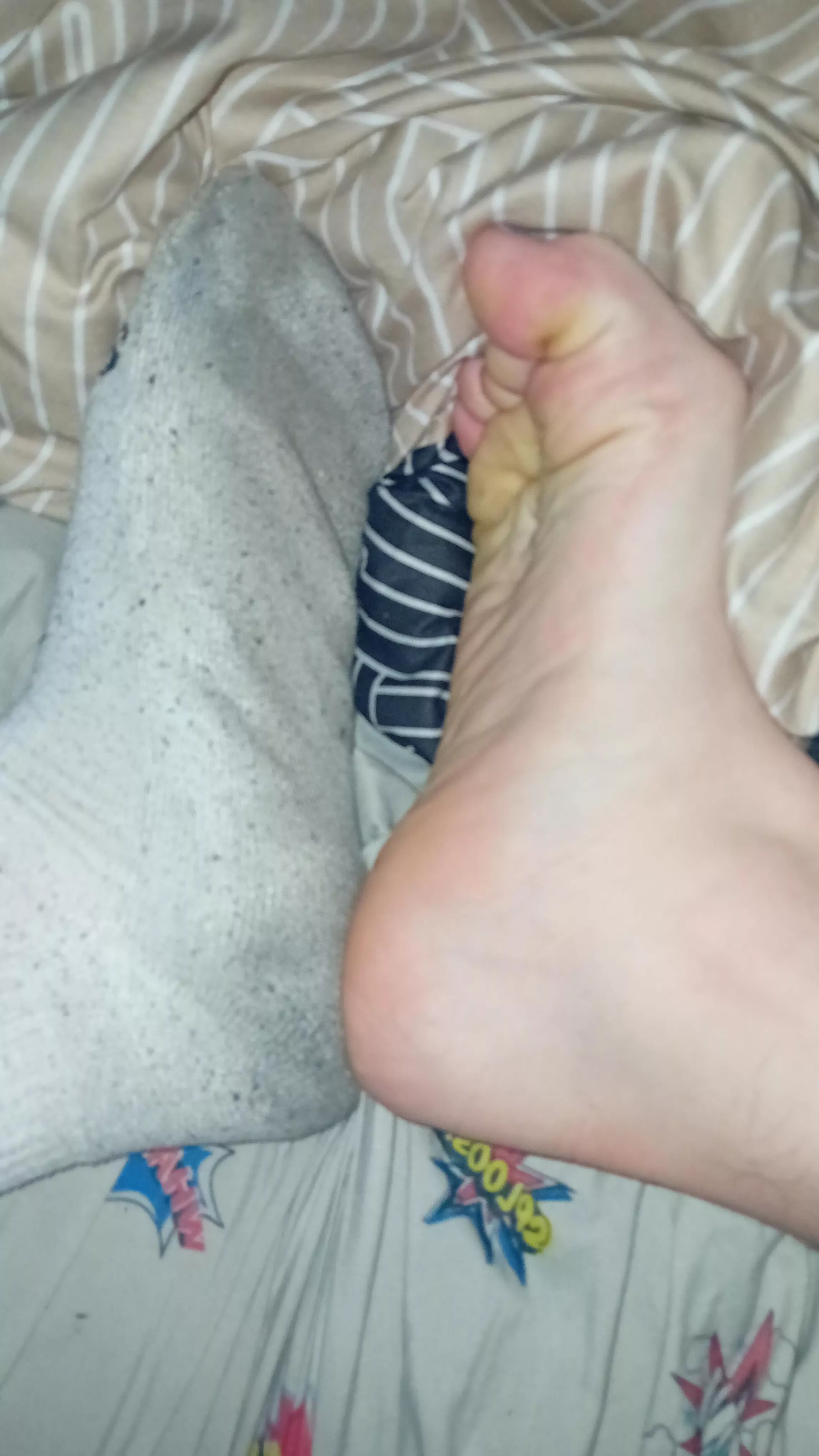 anyone wanna a sniff? dm me to see more