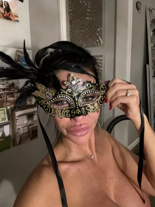 Are you ready to indulge in some wicked fun with this experienced temptress?