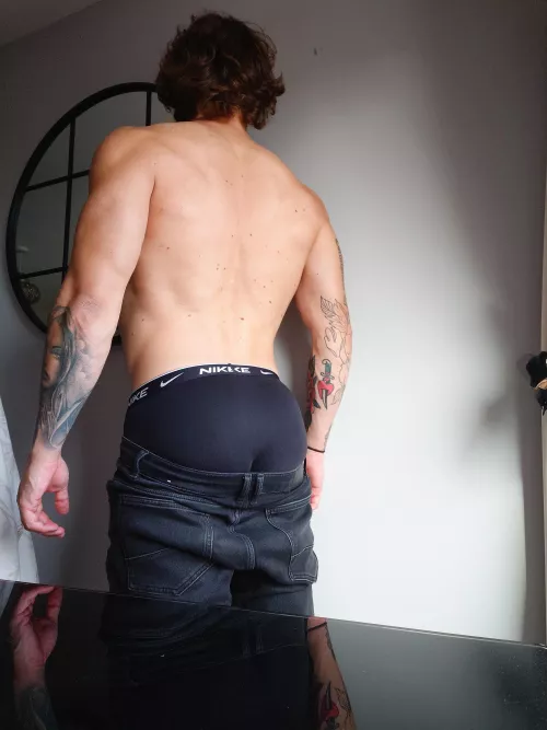 Ass coming through 🍑