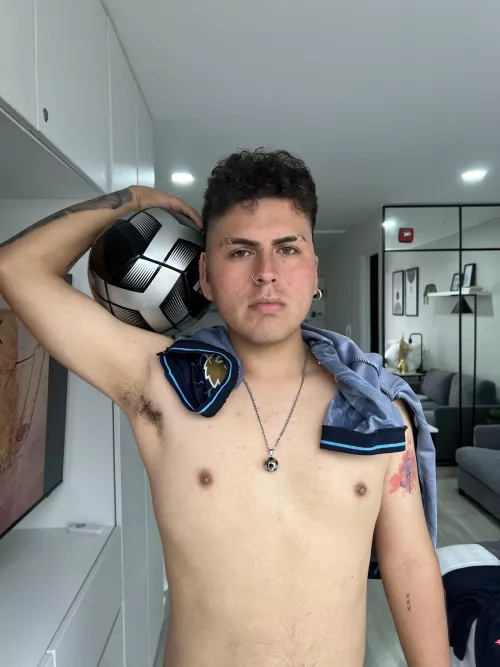 Bro, would u sniff even tho I don’t wear deodorant afte my soccer game????? 