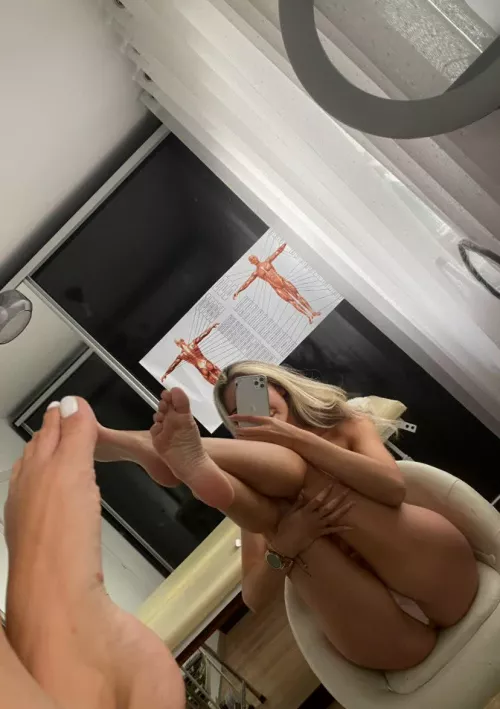 Can I be your fuck slut😍!?