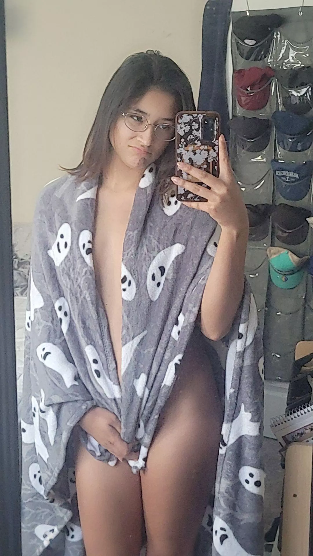 can you cuddle with me babe, maybe we can have some fun🥺🫣
