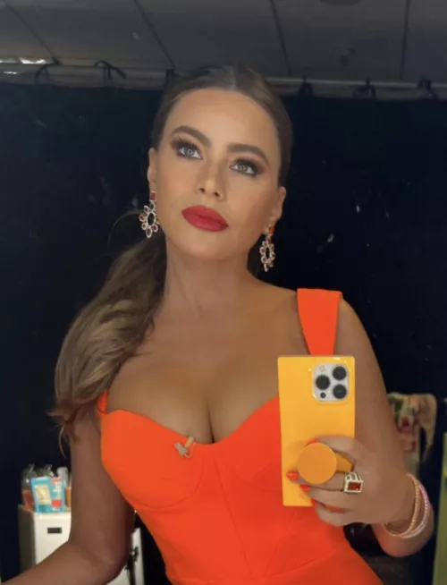 Colombian mommy looking so juicy.