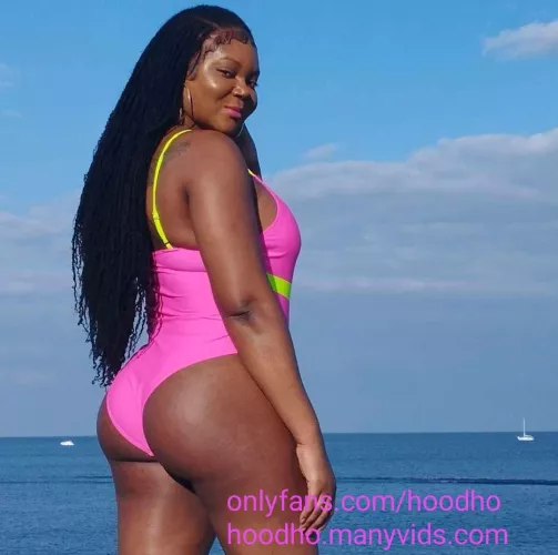 Come get you some hot chocolate 