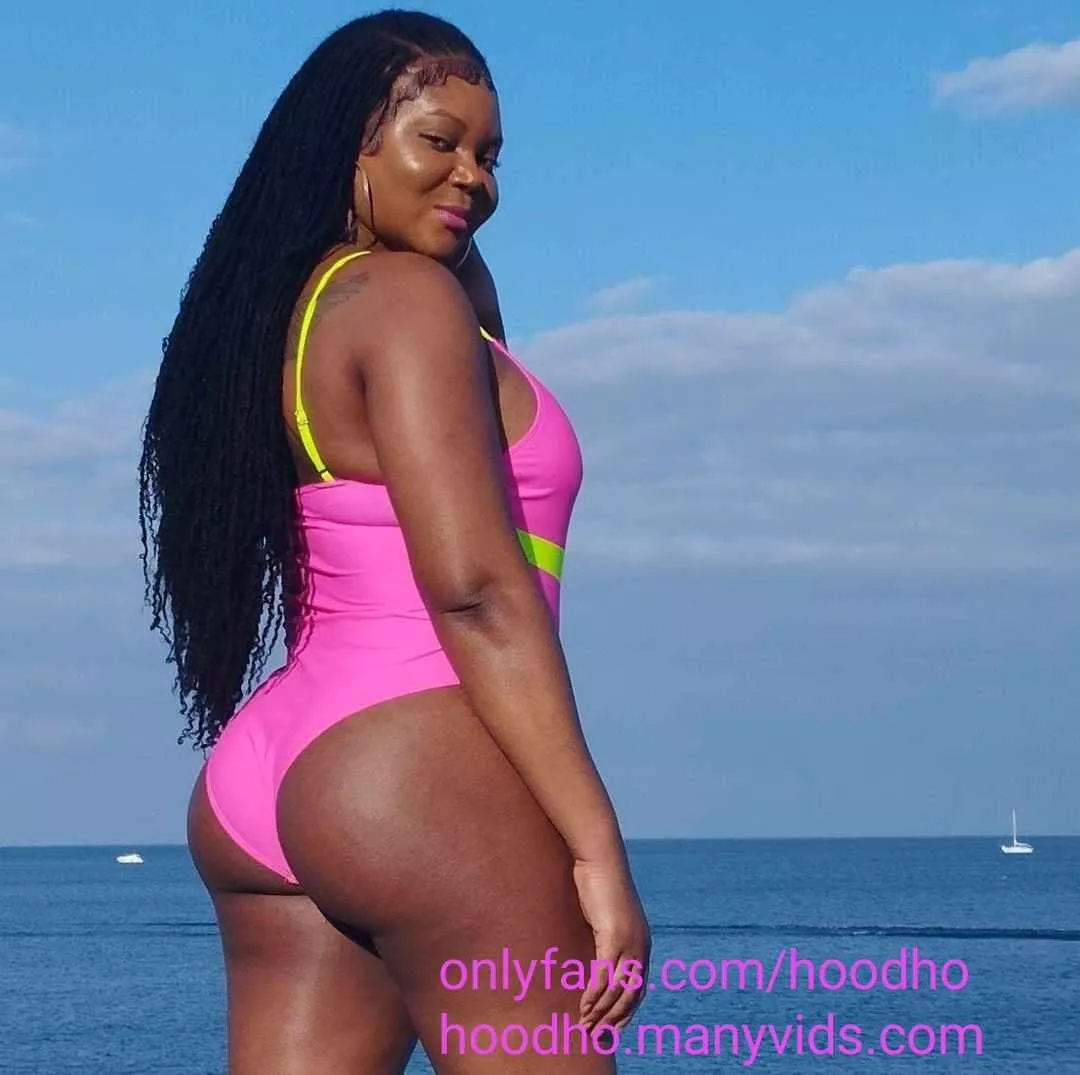 Come get you some hot chocolate 