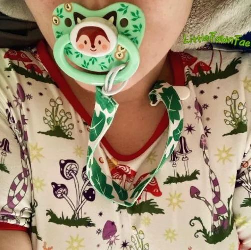 Cool weather just makes me want to cuddle someone 🍂