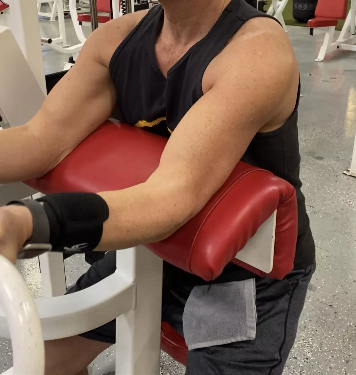 Discreet dick sucking pro. 