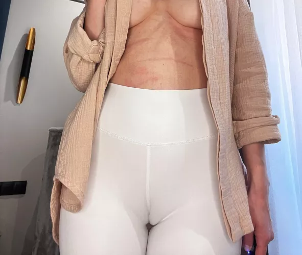do you like the way my pussy does the camel toe