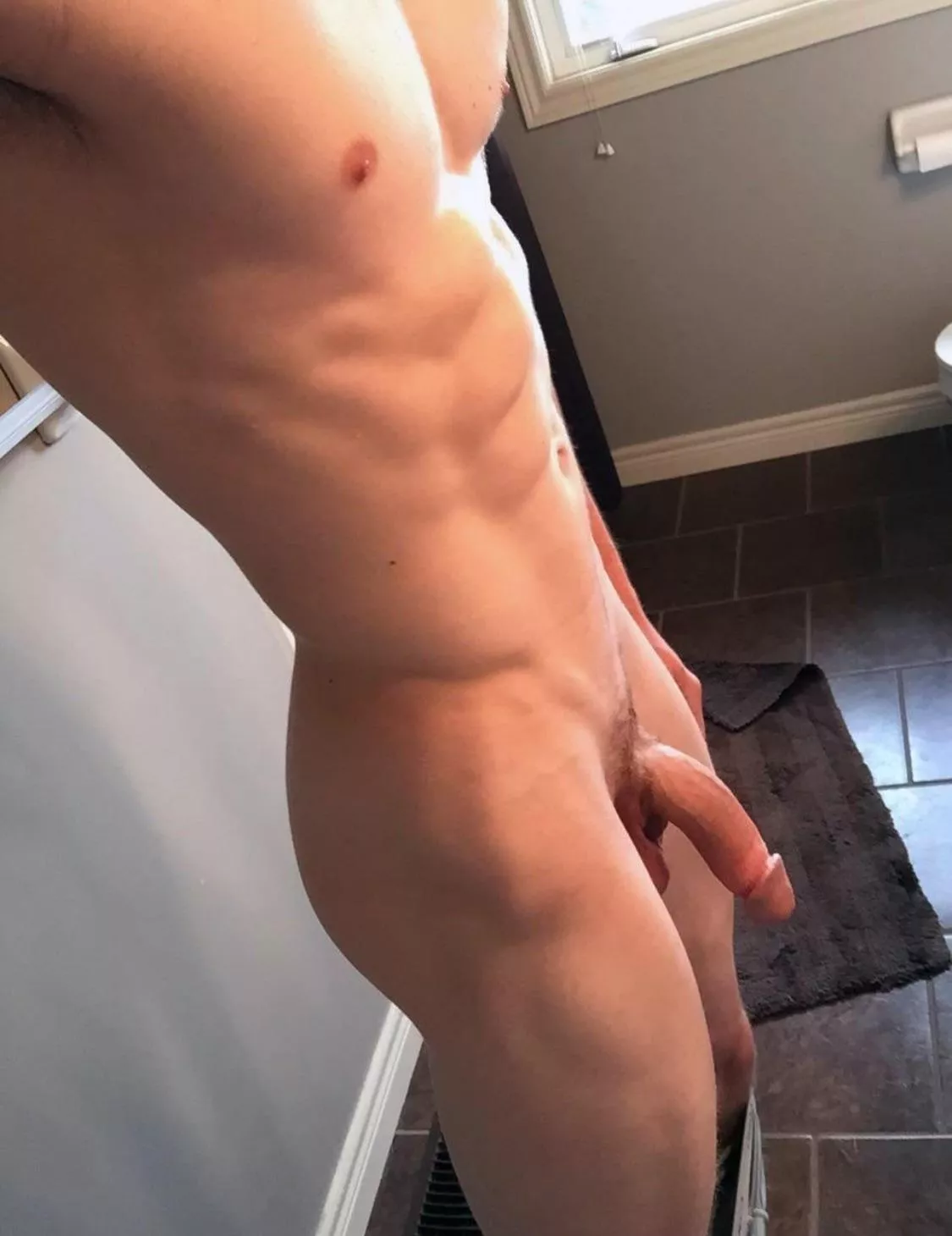 Do you think I’m cute I look cute when I’m arched 🤭