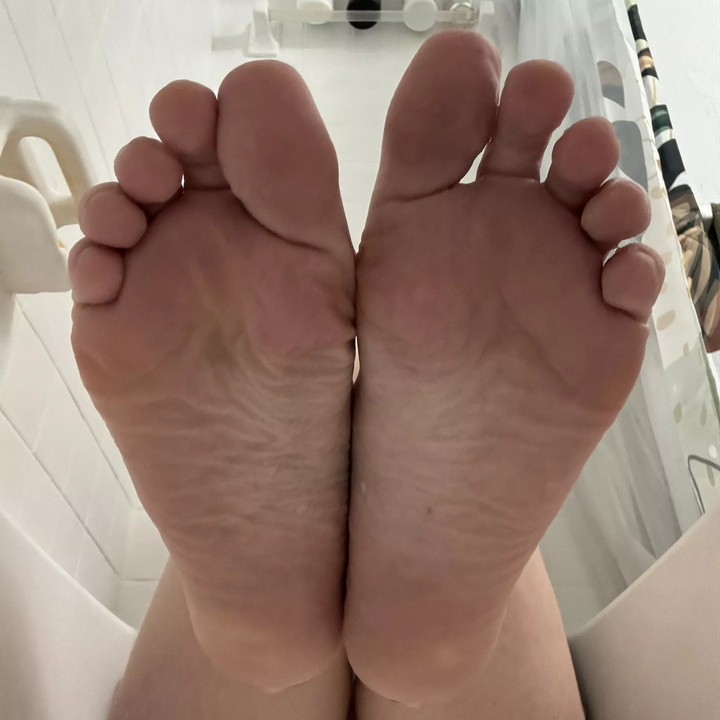 Do you think my soles are pretty? 
