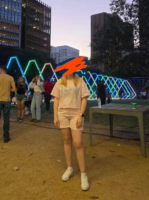 Does anyone know of any swinger places where you can go on Sundays?