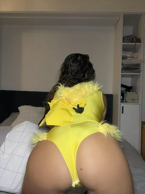 Don't miss a chance to grab a handful of my peachy curves