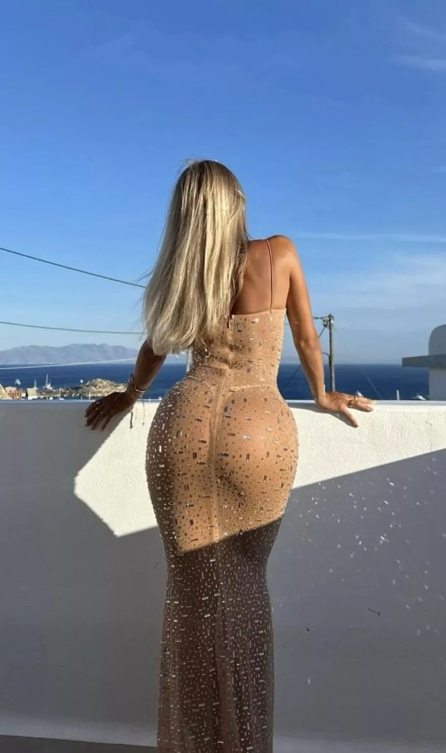 Elegant evening wear 