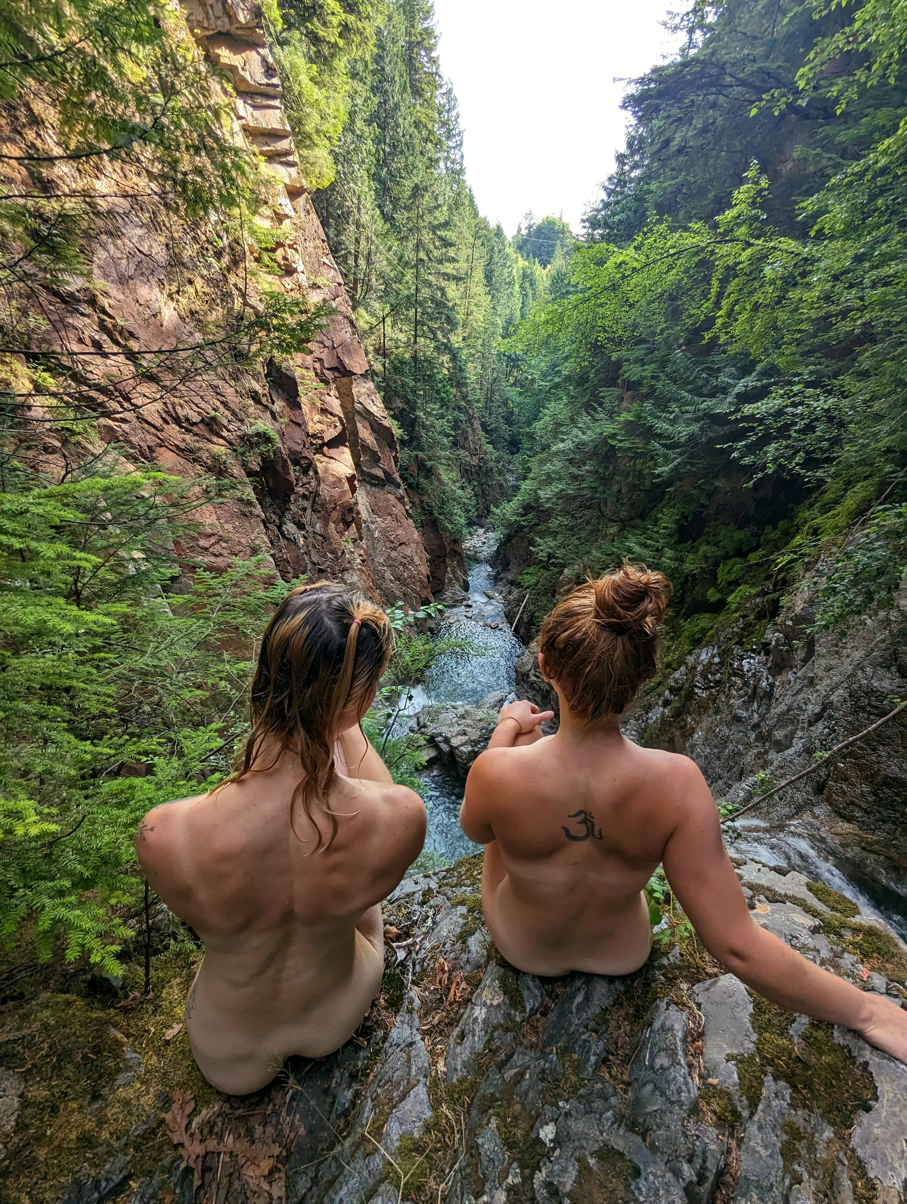 Exploring with my BFF u/spicyforestnymph
