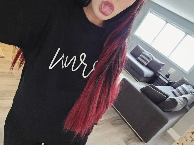 F [27] i’m just relaxing today, and it’d be nice to talk to someone who can keep things fun. 