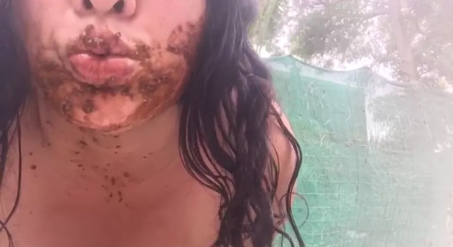 (F) Let's kiss and get nasty 🤎😍