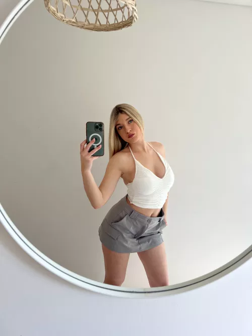 F19 Need someone to make today unforgettable? Text me!