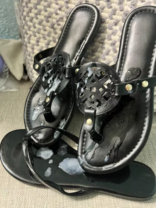 Good edging and cum covered sandals ! What a good day ! 