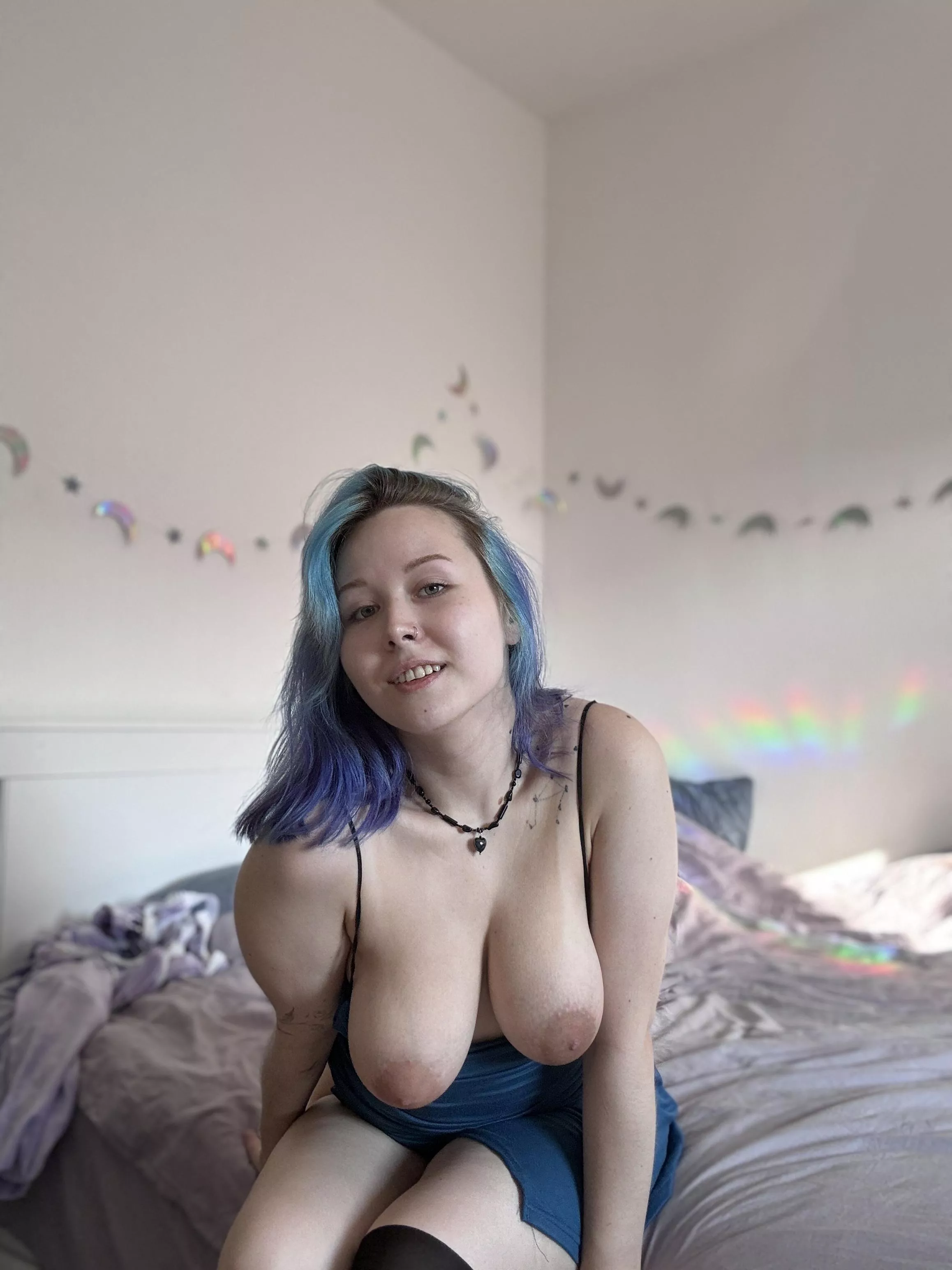 Goth mommy's here, lick my nipples. 