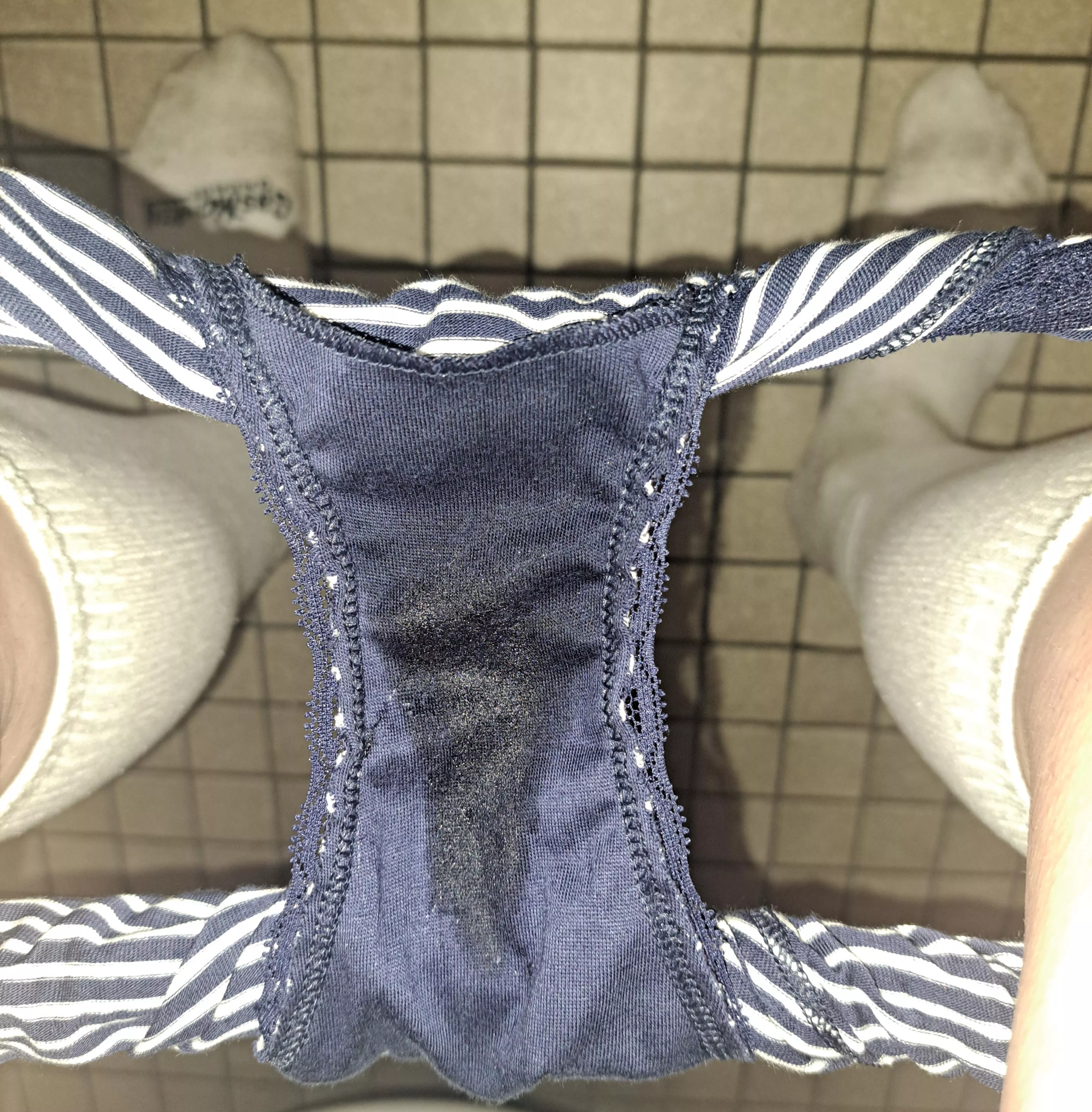 Gushing into Milf Monday 😍 dm to get your naughty paws on my silky drawers 😈 