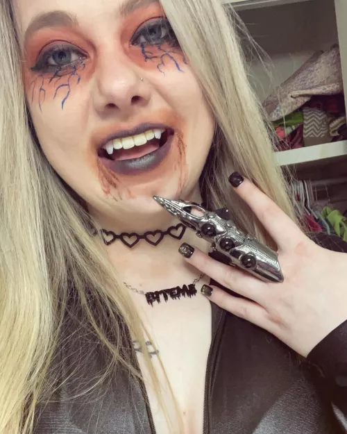 Halloween makeuppp link in comments 