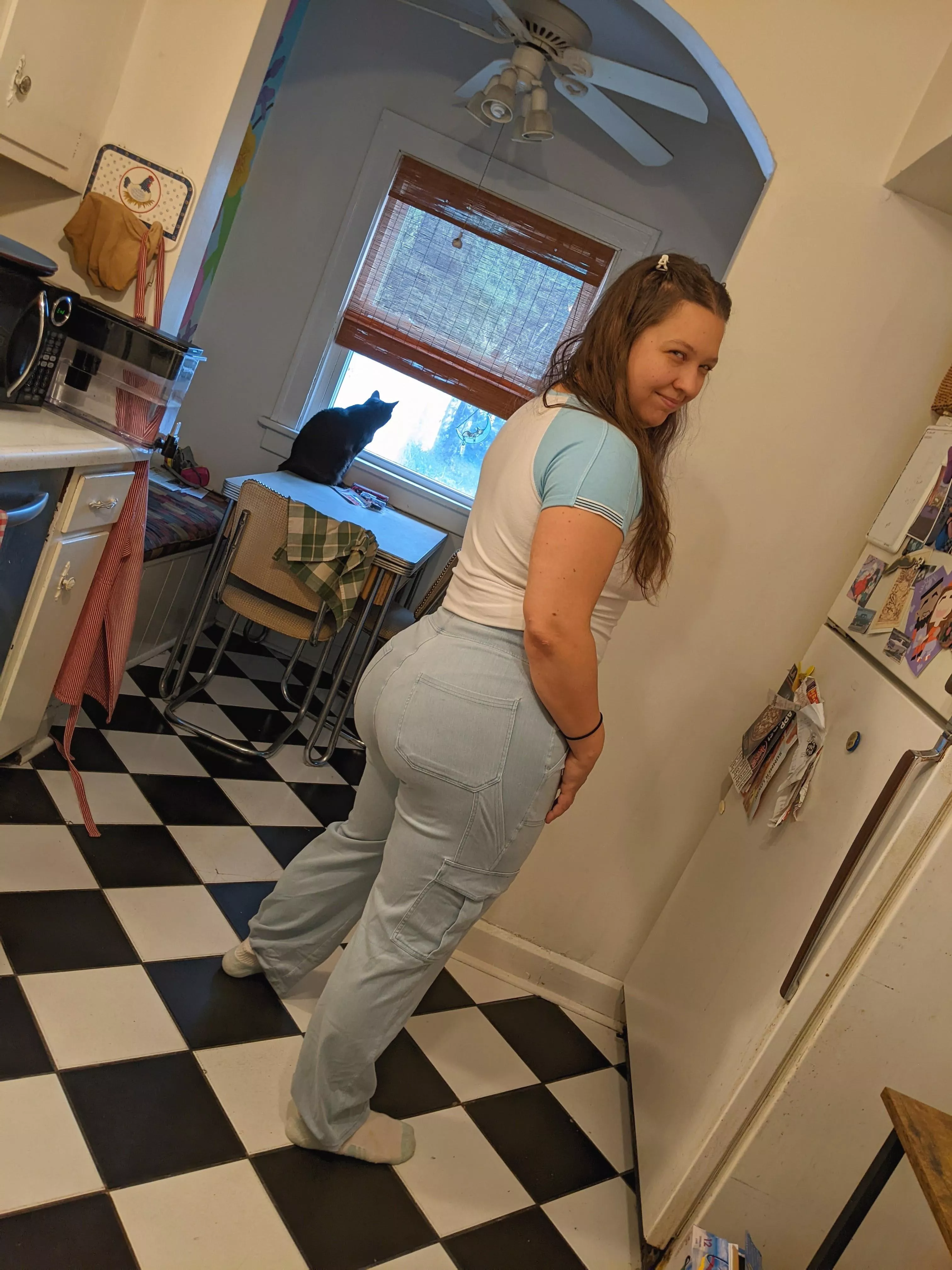 Happy Friday from me and my butt 😘