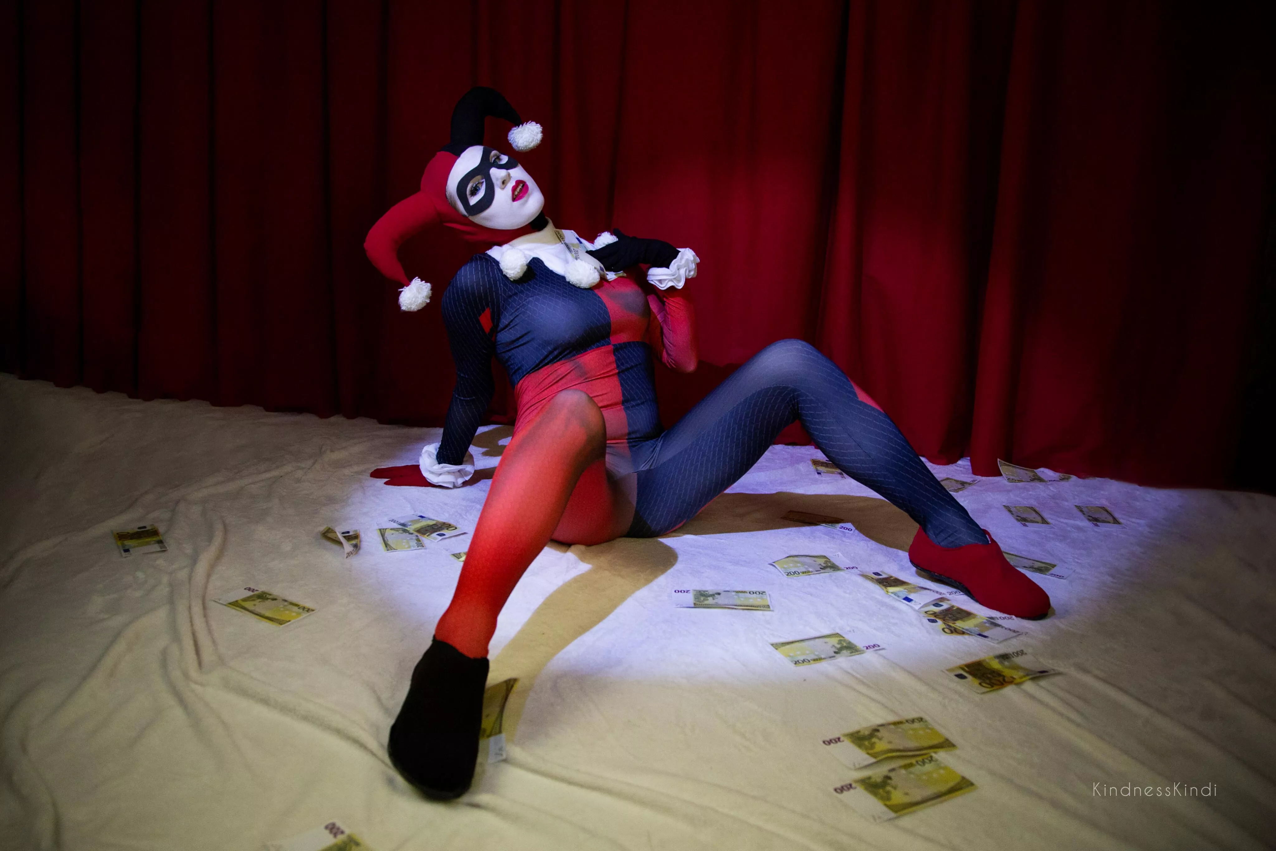 Harley Quinn cosplay by KindnessKindi 