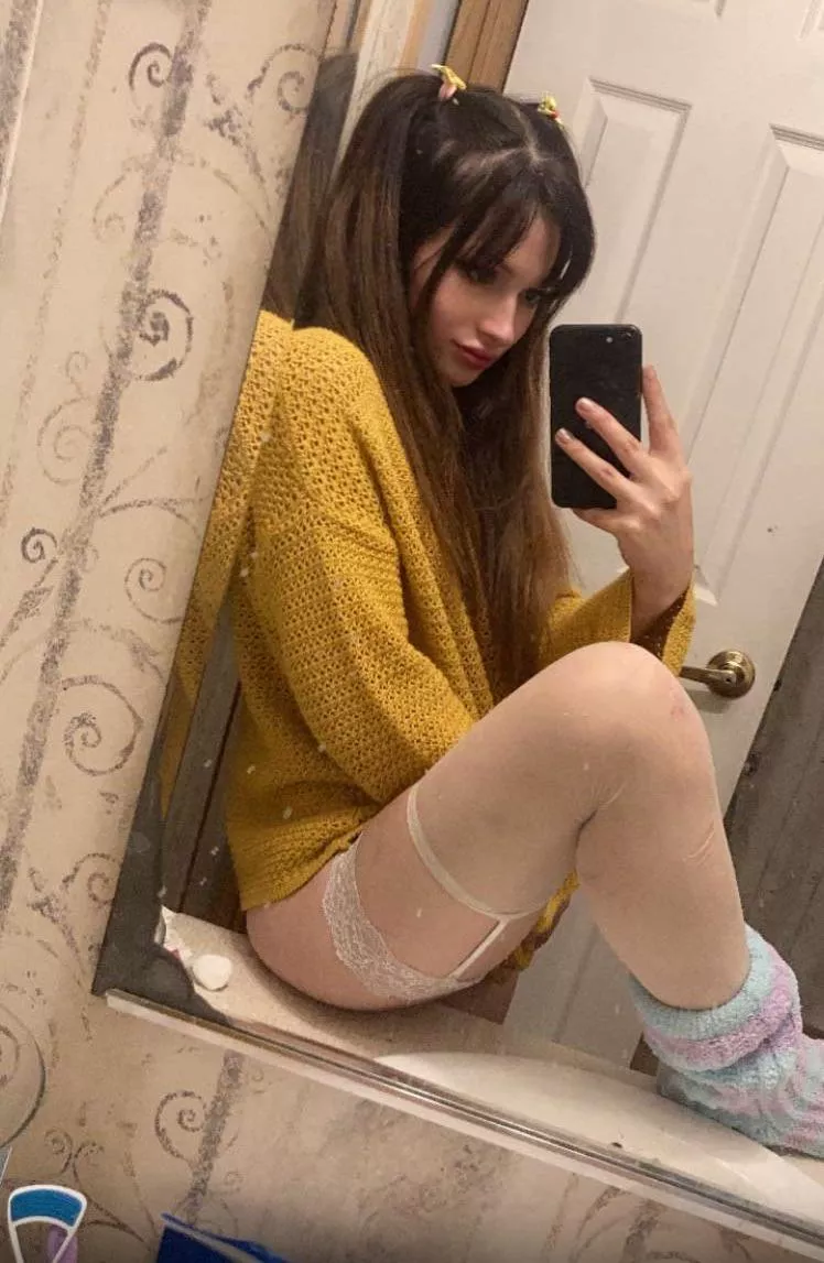 He found a new chick to talk to, ouch. 🤕 add my Snapchat nothingspecial1