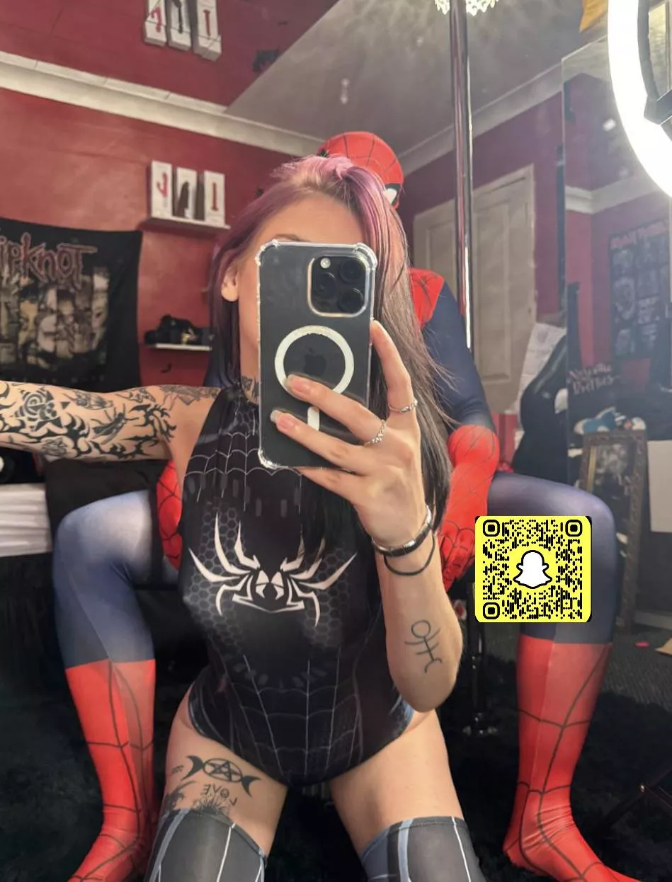 he shot his webs somewhere else😍