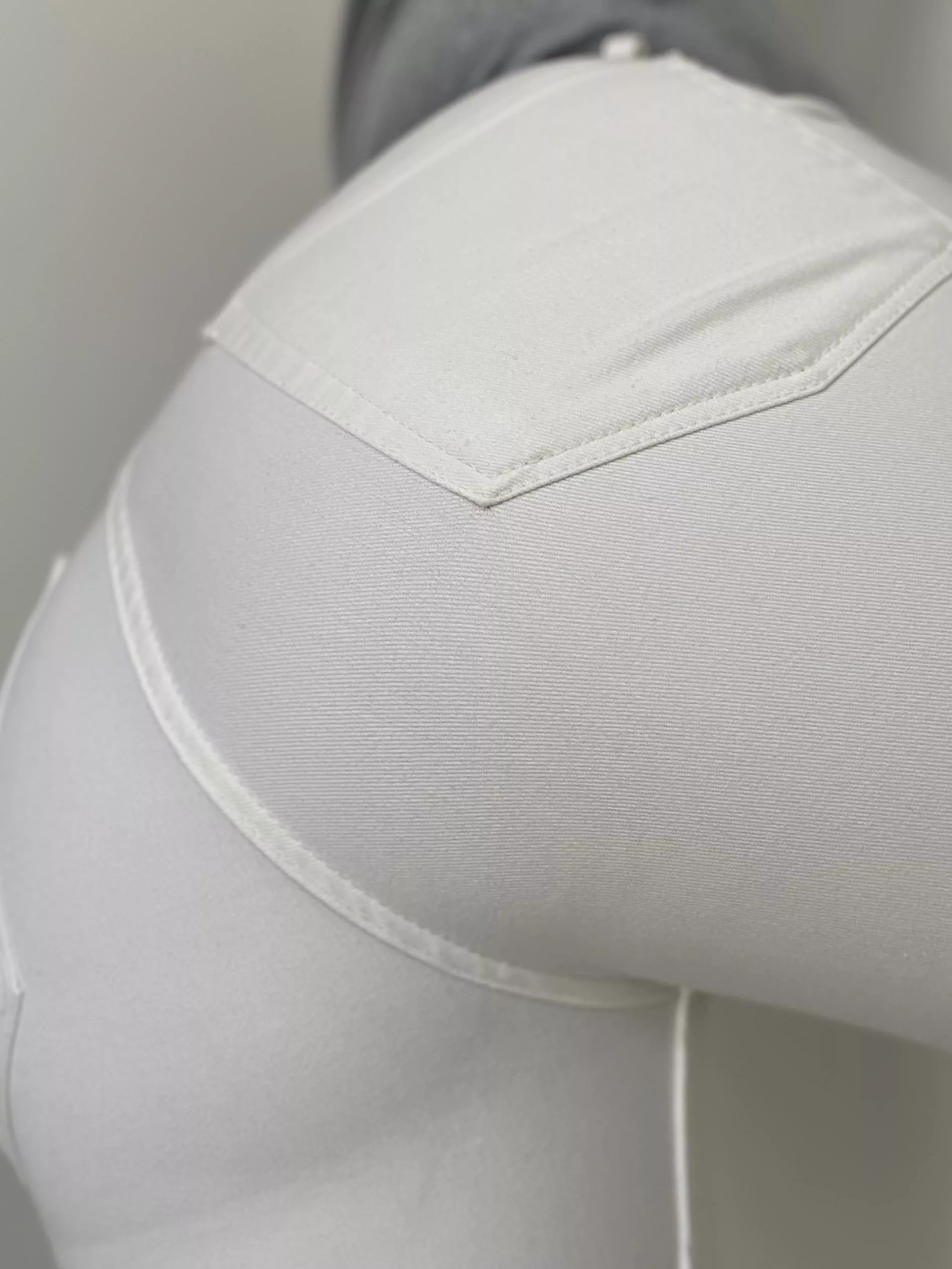 Hieroisitpa sun kovaa kullia mua vasten 🤤